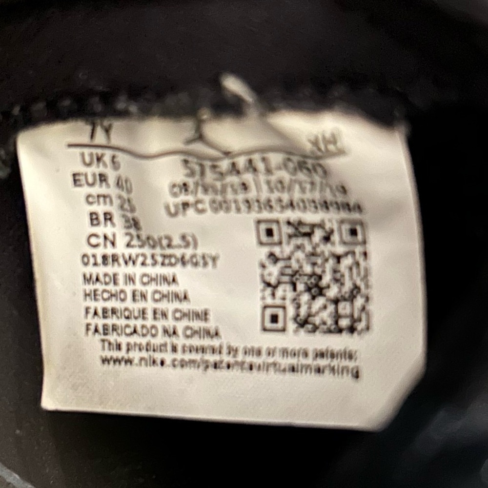 Jordan 1Retro High Black Satin | 7Y (GS) | black red wht | Good Condition - Picture 8 of 9